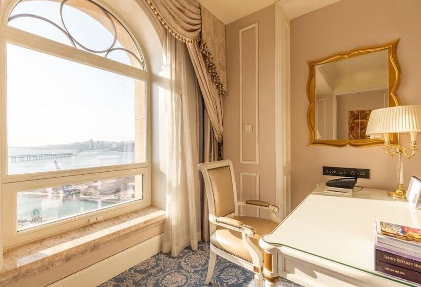 اتاق استاندارد با چشم‌انداز دریا, The Castle , A Luxury Collection , Dalian