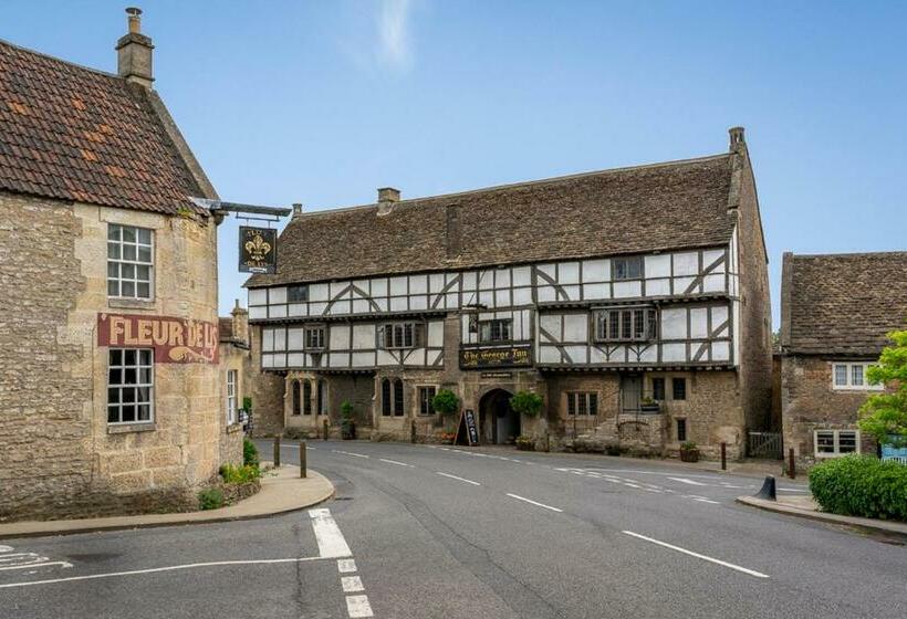 اتاق کلاسیک خانوادگی, The George Inn & Plaine