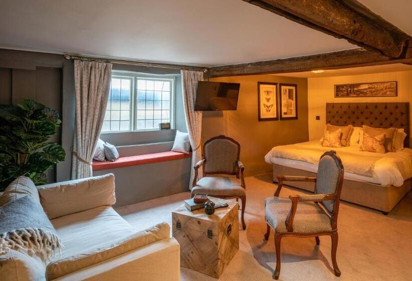 سوییت خانوادگی, The George Inn & Plaine