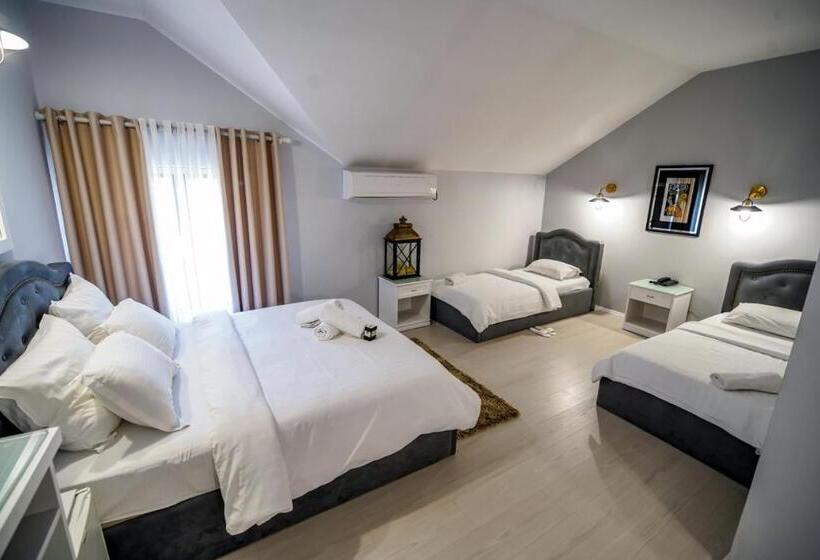 اتاق کلاسیک چهارنفره, Univers Resort