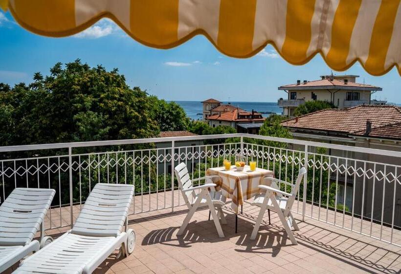 اتاق استاندارد با بالکن, Villa Dei Fiori   Sul Mare Con Piscina