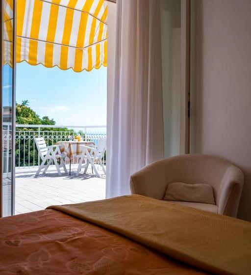 اتاق استاندارد با بالکن, Villa Dei Fiori   Sul Mare Con Piscina