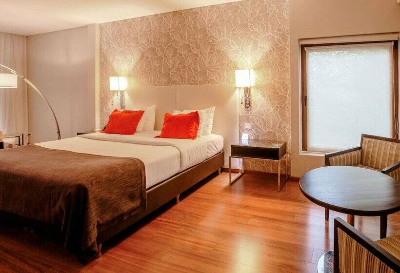 جناح جونيور, Mercure Iguazu  Iru