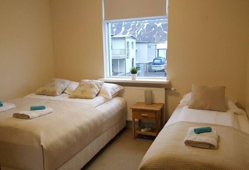 اتاق استاندارد سه تخته با سرویس بهداشتی مشترک, Comfy Guesthouse Westfjords