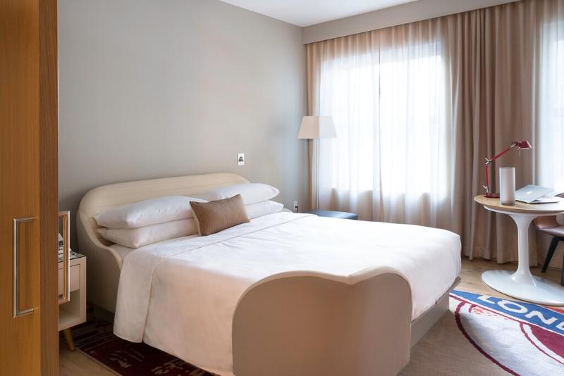 اتاق استاندارد با تخت بزرگ, Virgin Hotels Chicago