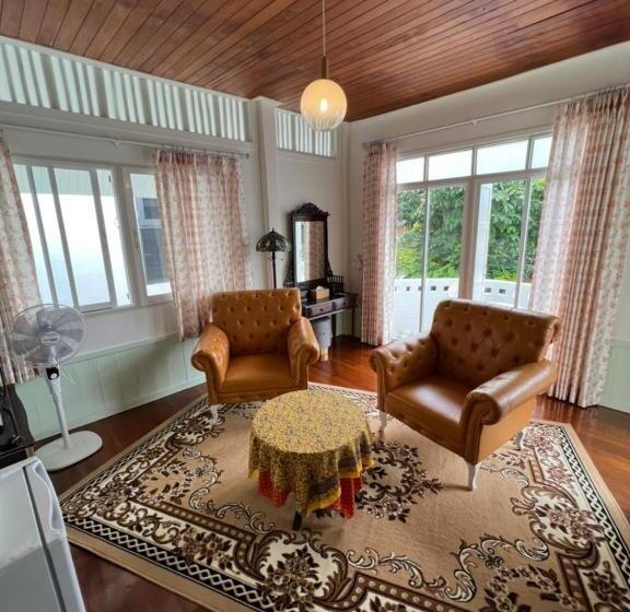 اتاق لوکس با بالکن, Roomquest Rim Praya Dinsor Road
