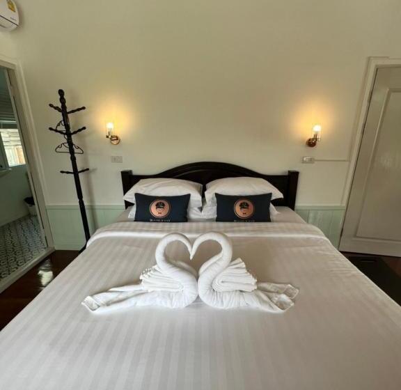 اتاق لوکس با بالکن, Roomquest Rim Praya Dinsor Road