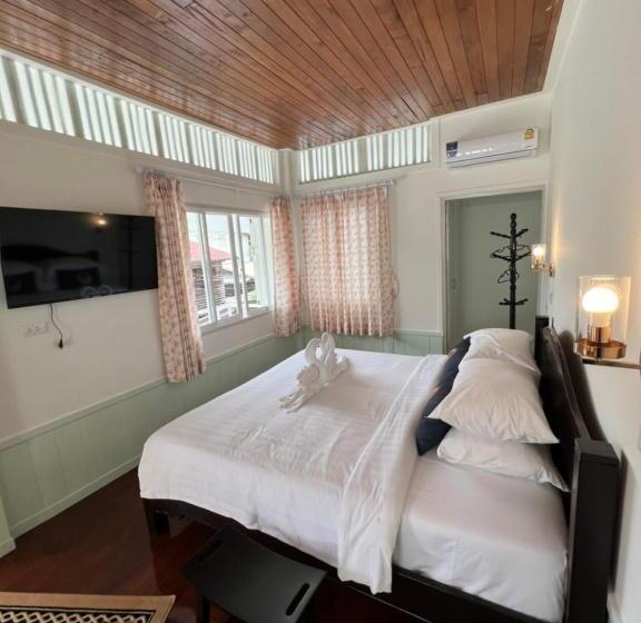 اتاق لوکس با بالکن, Roomquest Rim Praya Dinsor Road