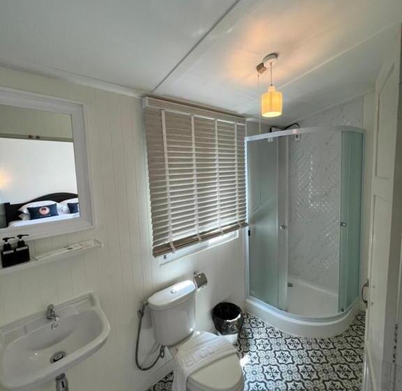اتاق استاندارد, Roomquest Rim Praya Dinsor Road