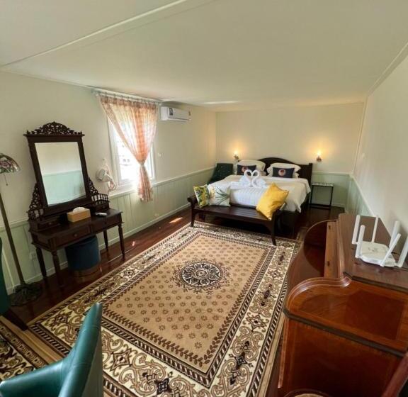 سوییت سوپریور, Roomquest Rim Praya Dinsor Road