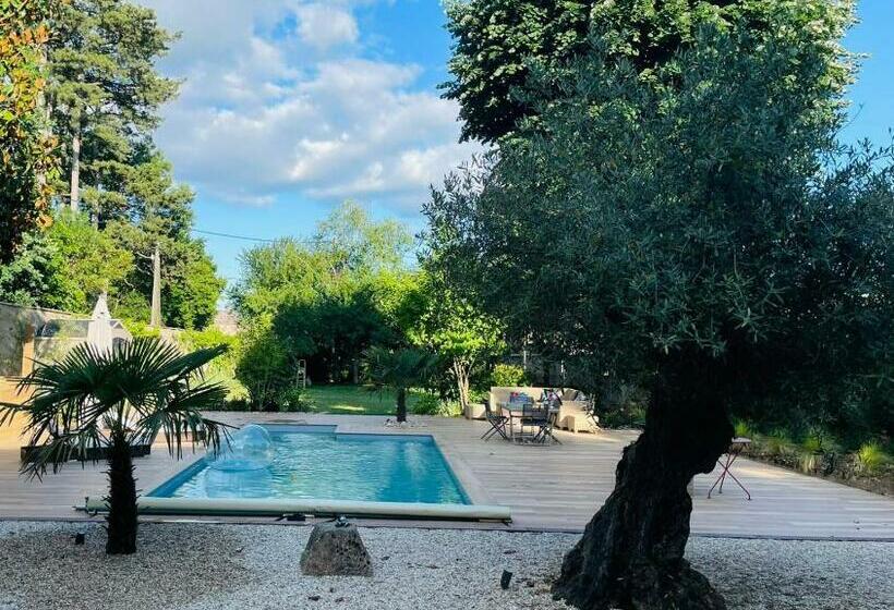 اتاق خانوادگی با چشم‌انداز باغ, Casa Altea