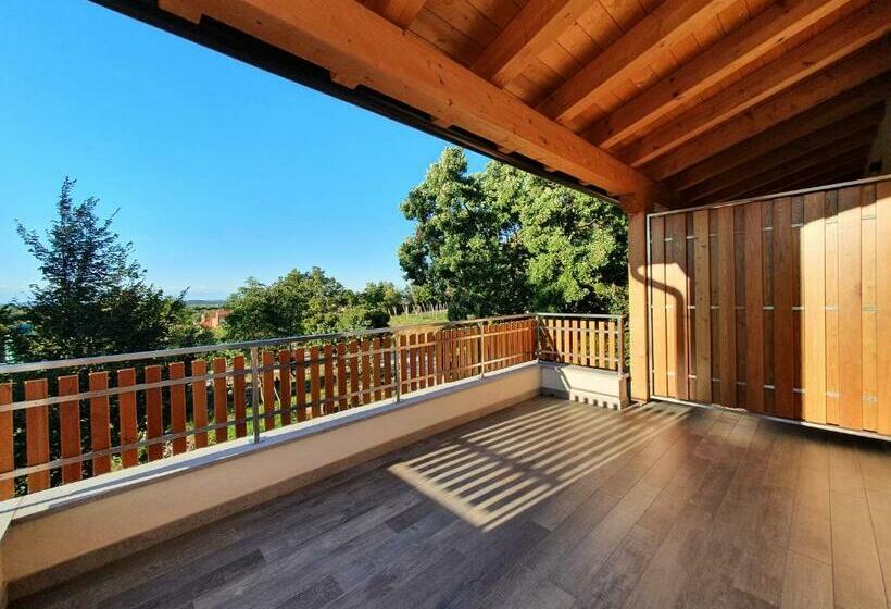 اتاق لوکس, Agriturismo Budin
