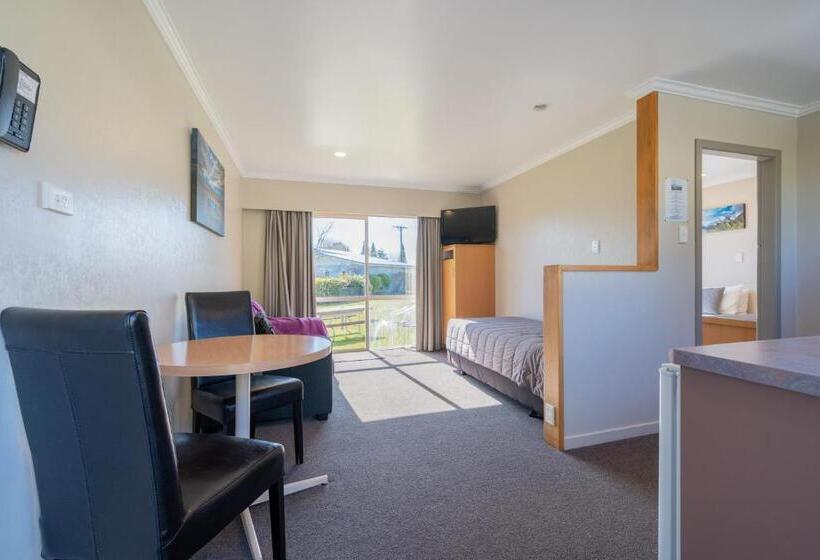 اتاق استاندارد سه تخته با چشم‌انداز باغ, Te Anau Motel & Apartments