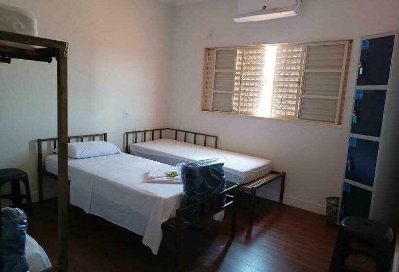 تختخواب در اتاق مشترک, Hostel Do Lago