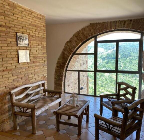 اتاق استاندارد چهار تخته, Il Castello Di Atessa