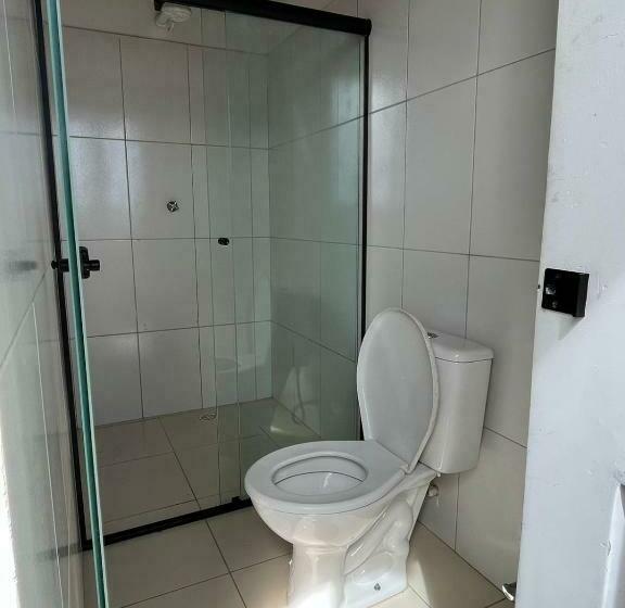 اتاق لوکس با چشم‌انداز دریا, Hostel Pipe House