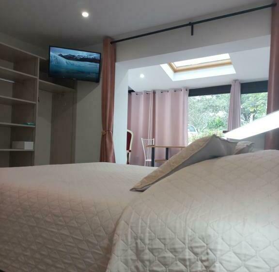 اتاق استاندارد با چشم‌انداز باغ, La Casa Bed&breakfast Entrée Indépendante 26m2 Calme Proche De Tout Wifi Parking Privé Jardin Terras