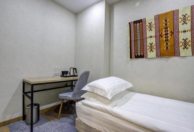 اتاق استاندارد سه نفره, My Hotel Bishkek