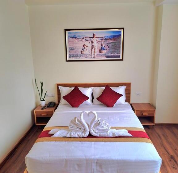 اتاق لوکس, Rodeos Inn