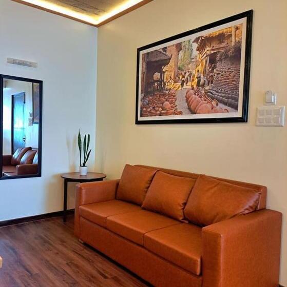 سوییت خانوادگی, Rodeos Inn