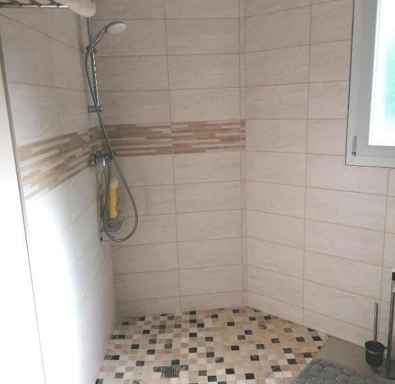 اتاق استاندارد, Chambre Et Table D Hôtes La Meule