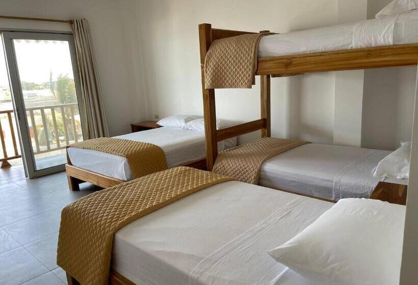 اتاق خانوادگی, Samana Hostal, Puerto Engabao