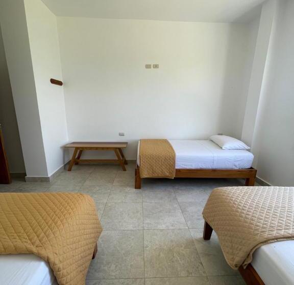 اتاق خانوادگی, Samana Hostal, Puerto Engabao