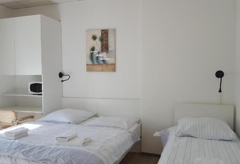 استودیوی استاندارد, Aparthotel B & L