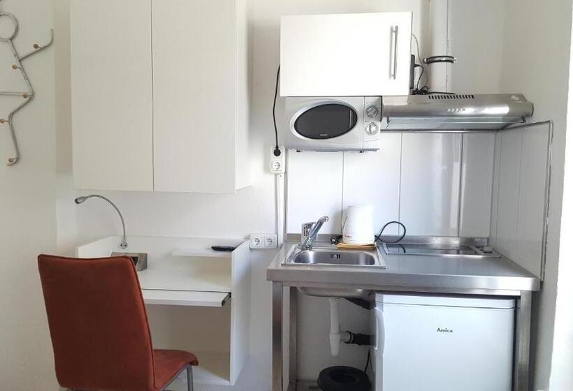 اتاق استاندارد یک نفره, Aparthotel B & L