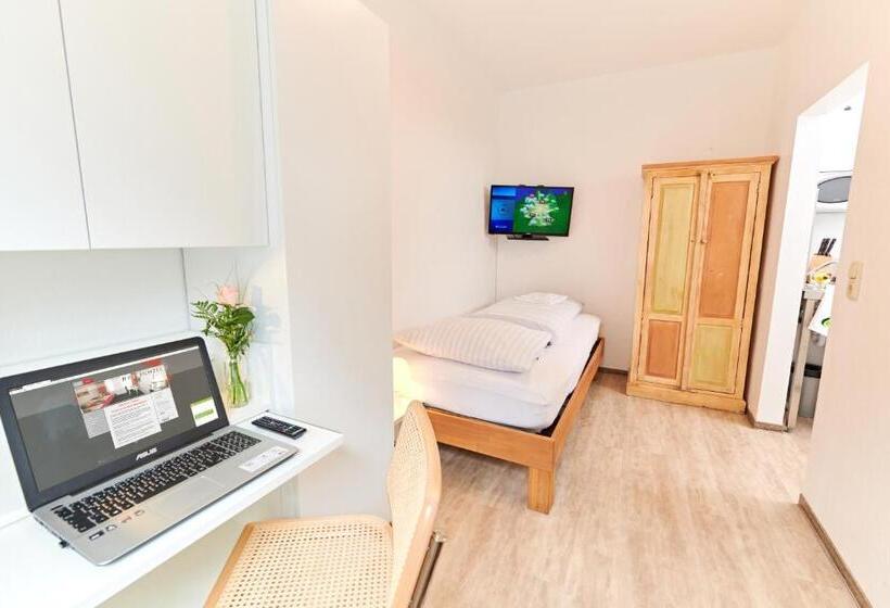 اتاق استاندارد یک نفره, Aparthotel B & L