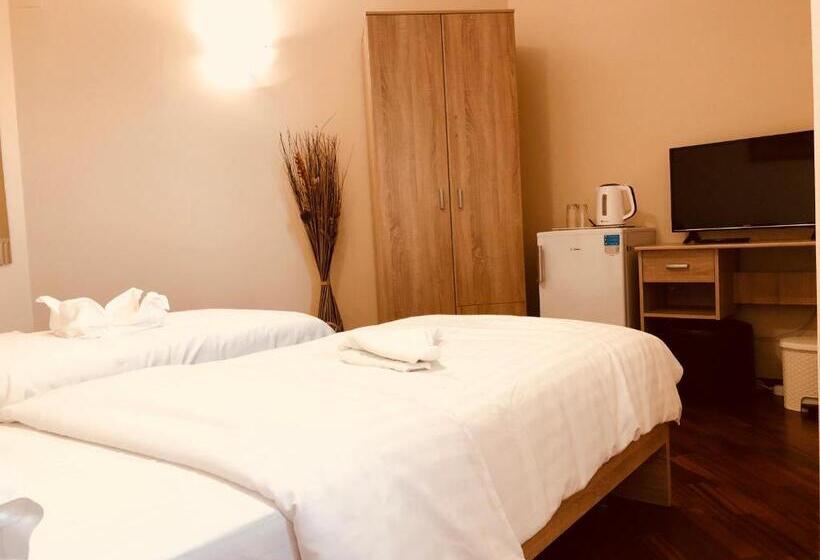 اتاق استاندارد با سرویس بهداشتی مشترک, Monte Carlo Palace Rooms