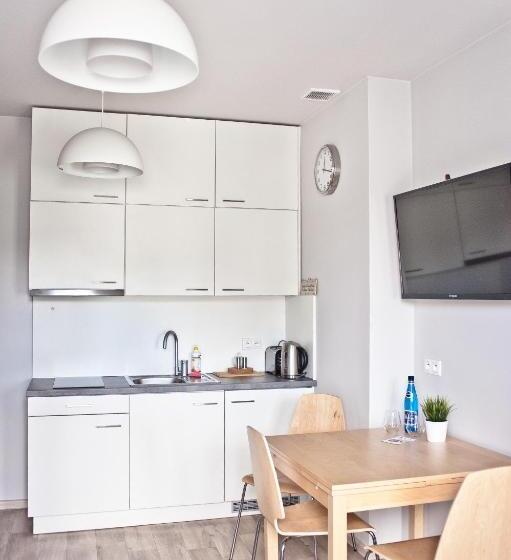 Estudio Estándar con Terraza, Apartamenty Leszno