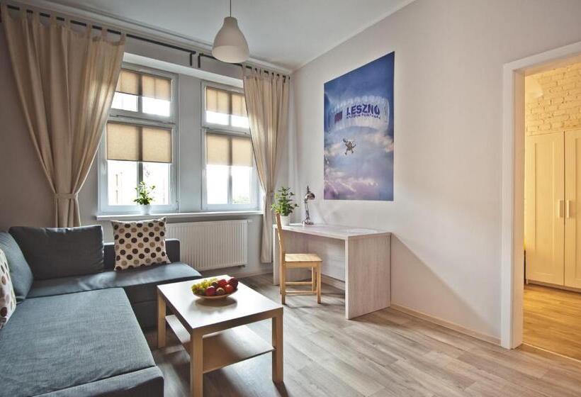 اتاق استاندارد سه تخته با بالکن, Apartamenty Leszno