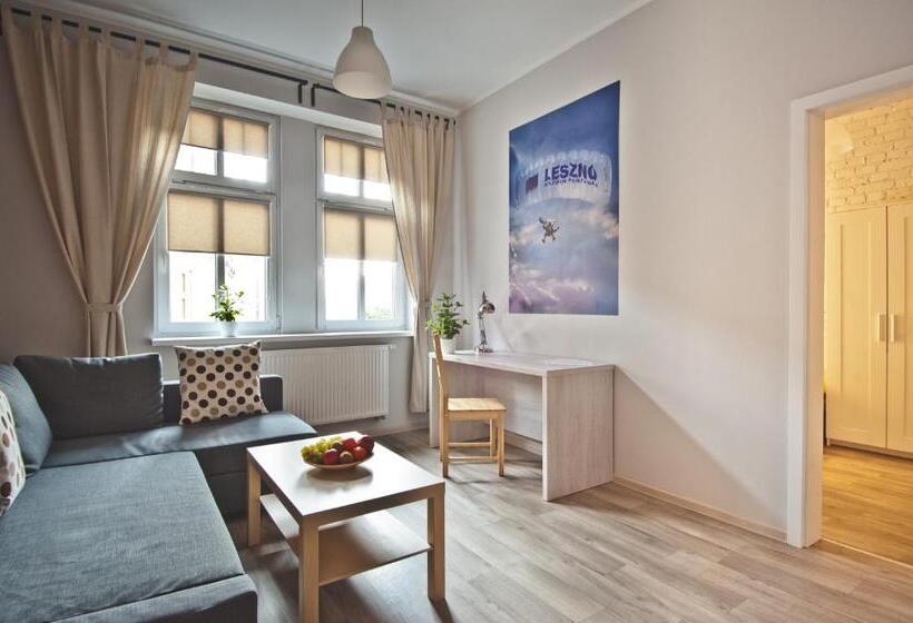 Pokój Trzyosobowy Standard z Balkonem, Apartamenty Leszno