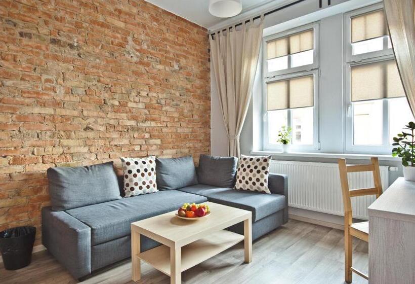 Pokój Trzyosobowy Standard z Balkonem, Apartamenty Leszno