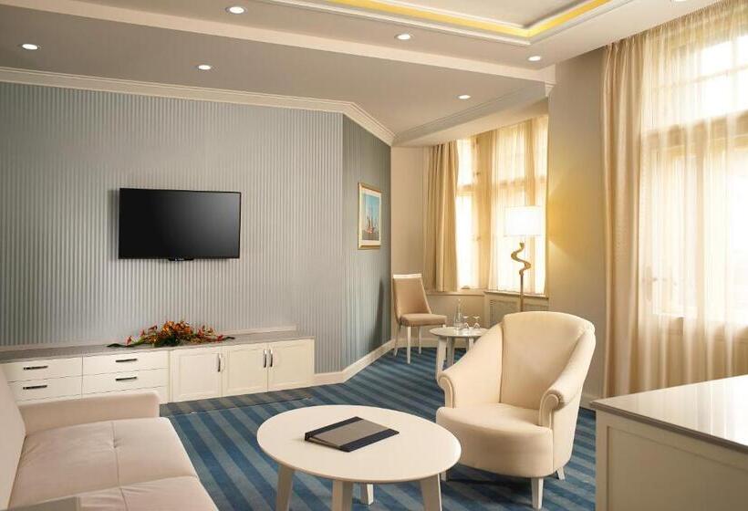 Deluxe Suite, Atlantic Palace