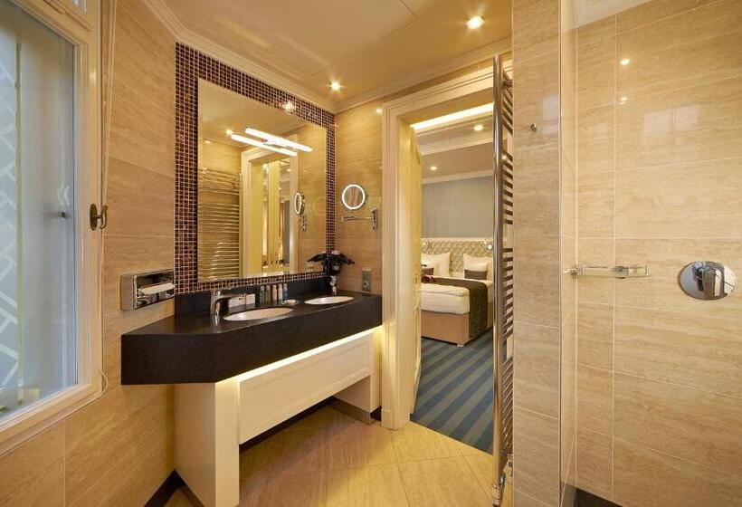 اتاق لوکس سه تخته, Ea Hotel Atlantic Palace