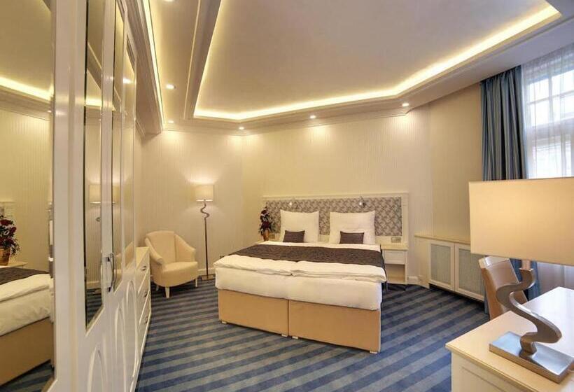 Quarto superior, Atlantic Palace