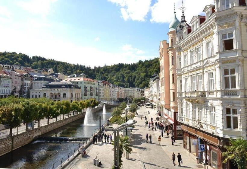 سوییت لوکس, Ea Hotel Atlantic Palace