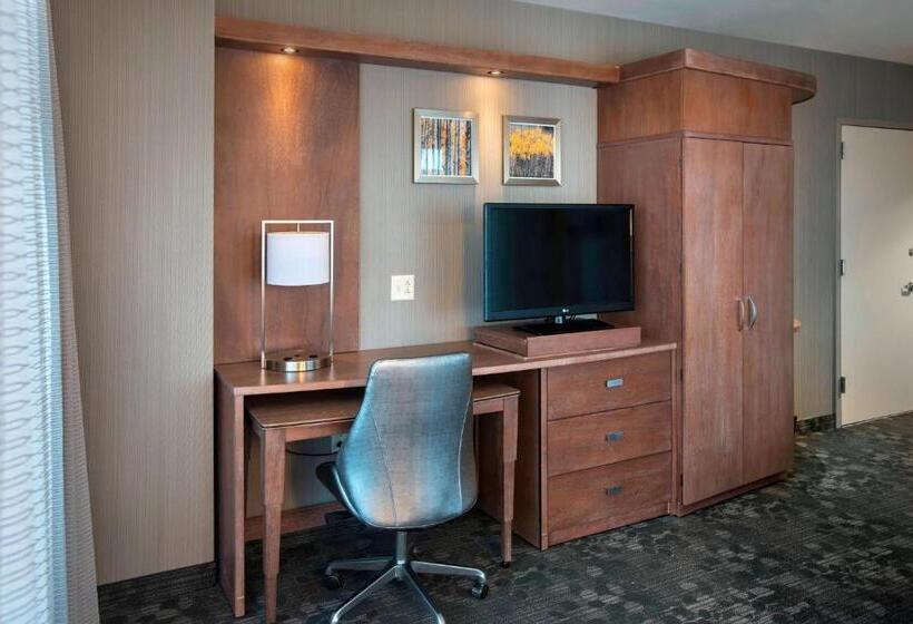 اتاق استاندارد با تخت بزرگ, Courtyard By Marriott Philadelphia Lansdale