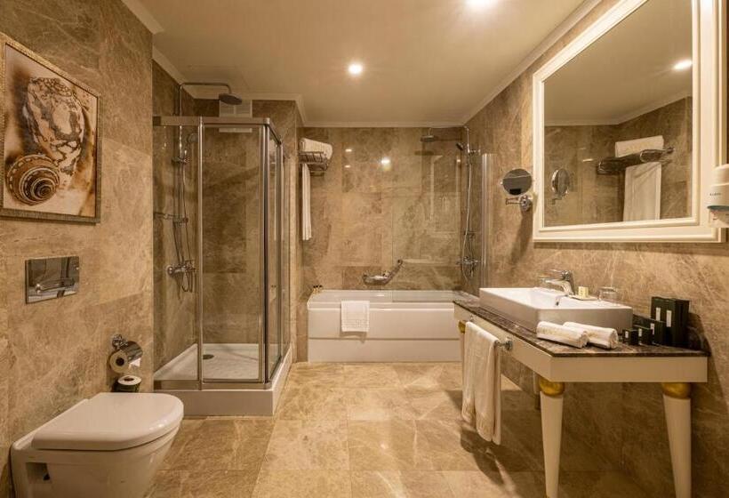 سوییت, Grand Pasha Hotel & Spa Kyrenia