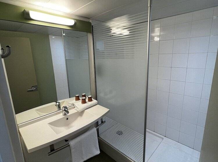 اتاق خانوادگی, Ibis Budget Marseille Est Porte D Aubagne