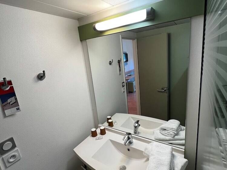 اتاق خانوادگی, Ibis Budget Marseille Est Porte D Aubagne