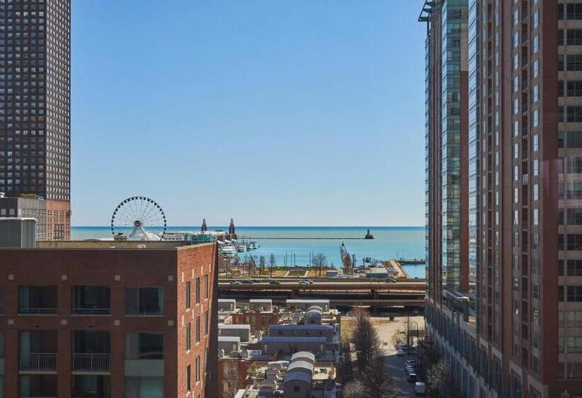 Suite with lake view, Loews Chicago