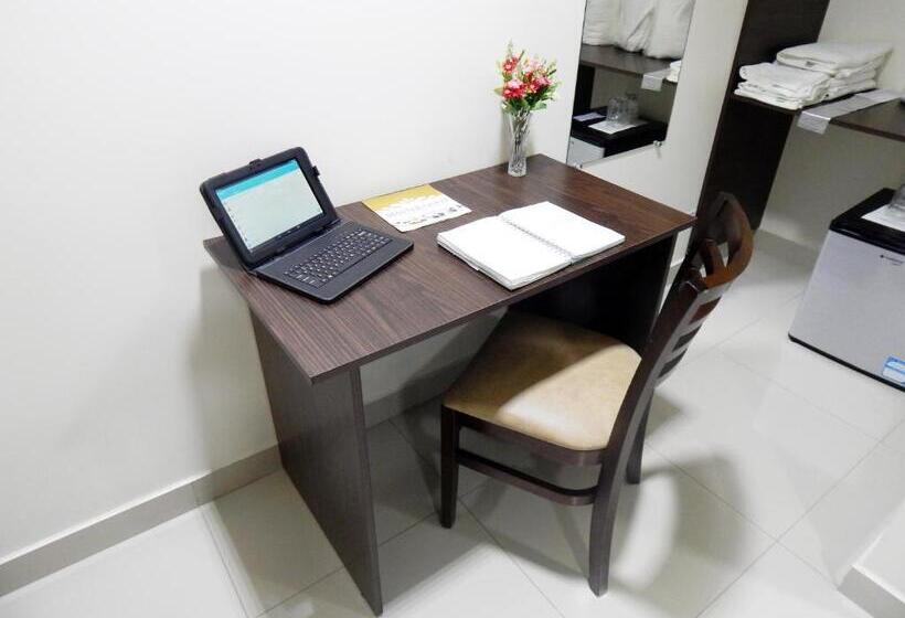 اتاق خانوادگی, Master Gold Hotel Express