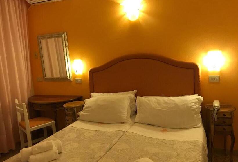 Economy Triple Room, B&b Negresco