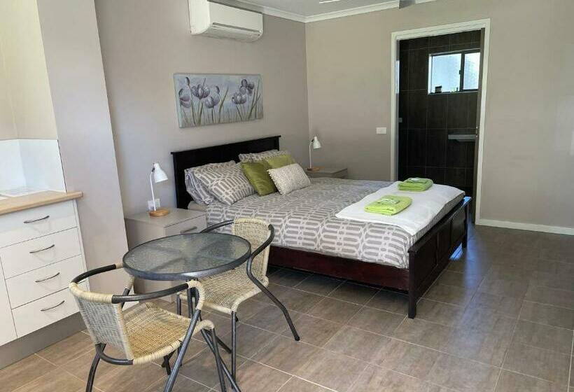 اتاق لوکس, Sinclairs Country Retreat