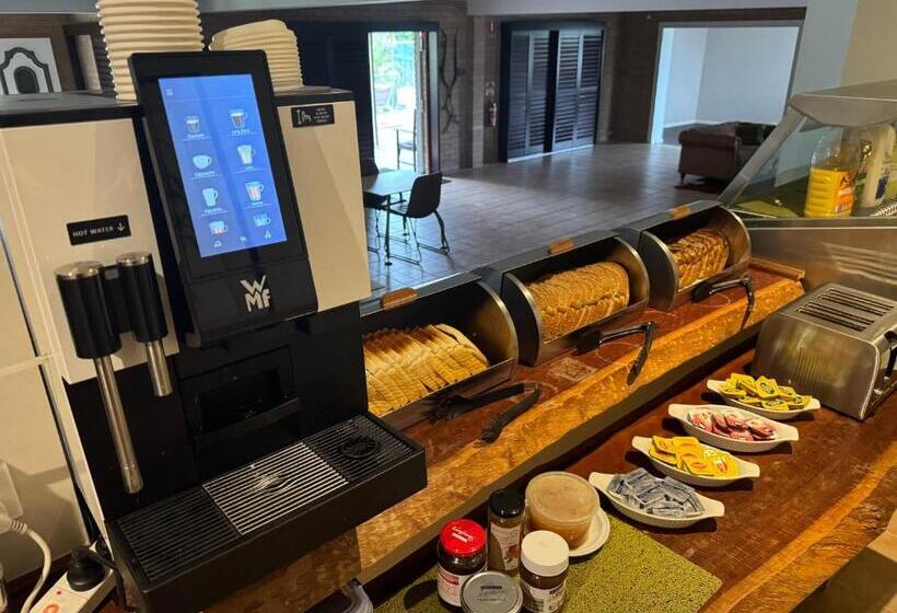 اتاق سوپریور با تخت بزرگ, Sinclairs Country Retreat