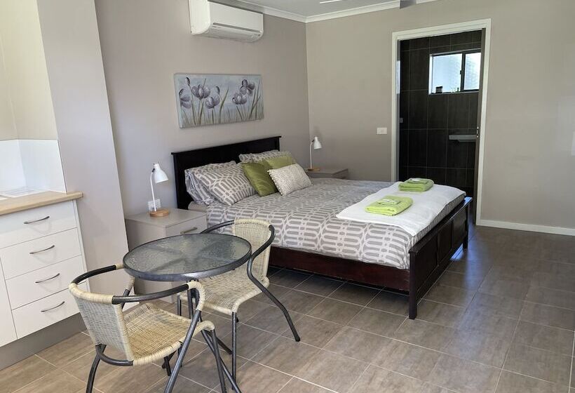 اتاق لوکس, Sinclairs Country Retreat