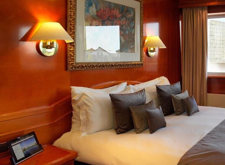 Executive Suite, Sunborn London Yacht